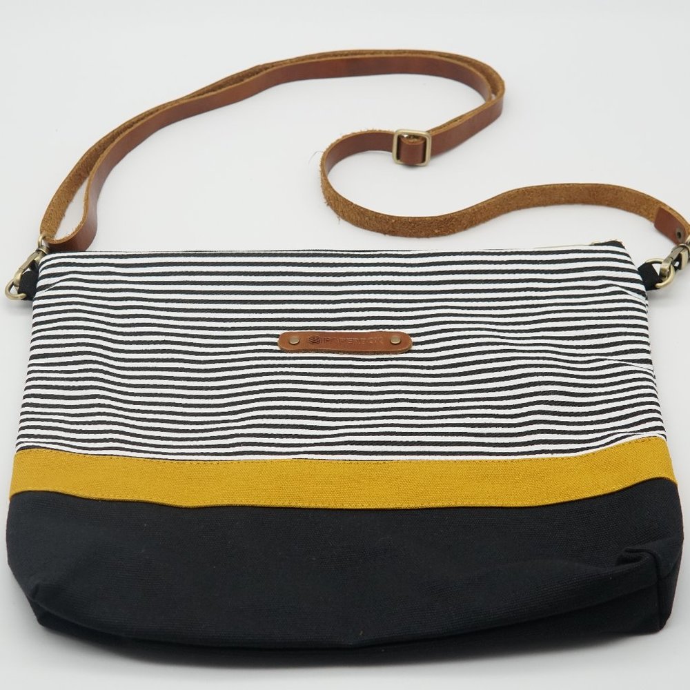 JoJo (large) Sling Purse
